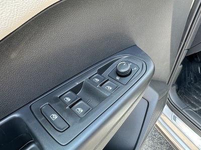 2025 Volkswagen Taos SEL 4MOTION