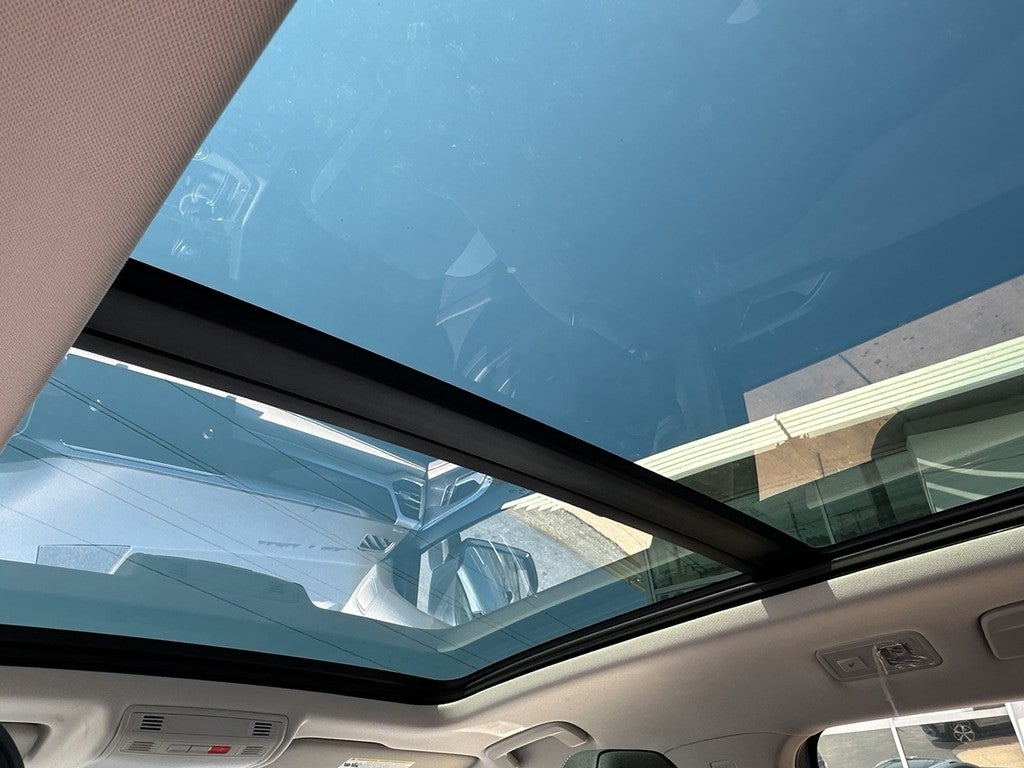 2025 Volkswagen Taos SEL 4MOTION