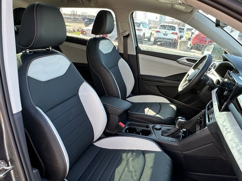 2025 Volkswagen Taos SEL 4MOTION