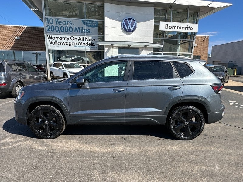 2025 Volkswagen Taos SEL 4MOTION