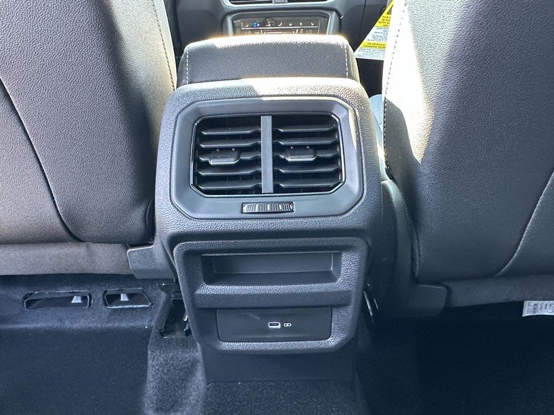 2025 Volkswagen Taos SEL 4MOTION