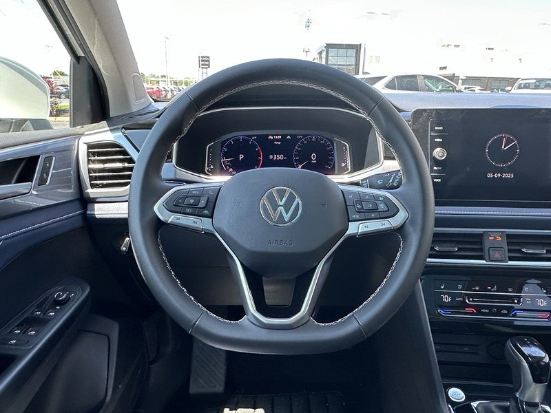 2025 Volkswagen Taos SEL 4MOTION