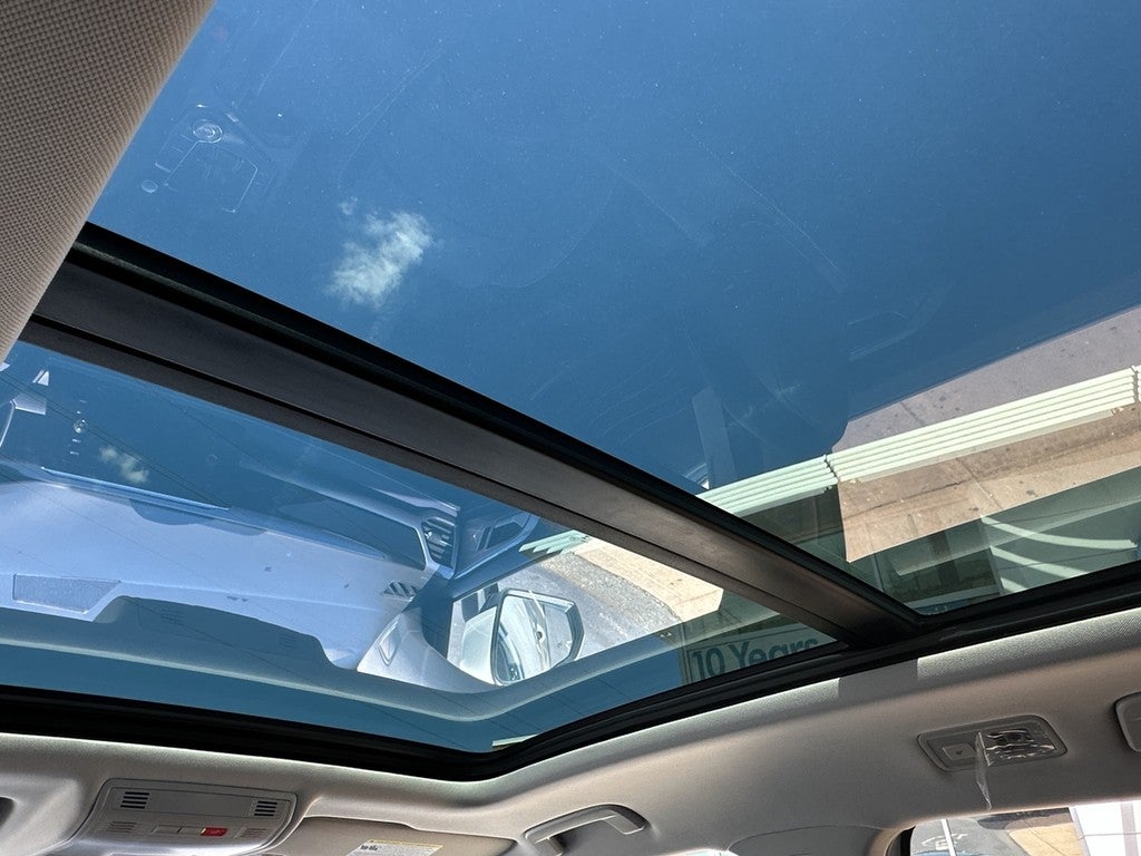 2025 Volkswagen Taos SEL 4MOTION