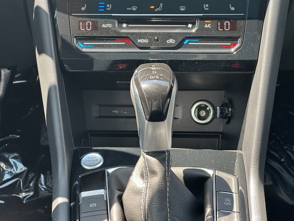 2025 Volkswagen Taos SEL 4MOTION