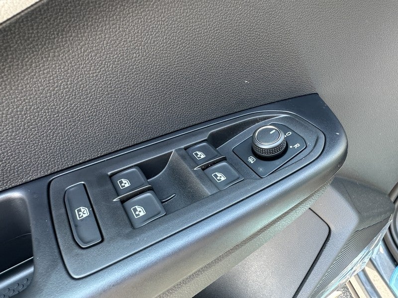 2025 Volkswagen Taos SEL 4MOTION