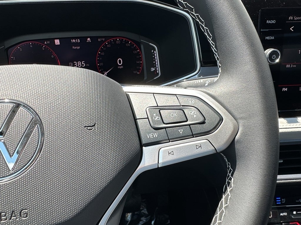 2025 Volkswagen Taos SEL 4MOTION