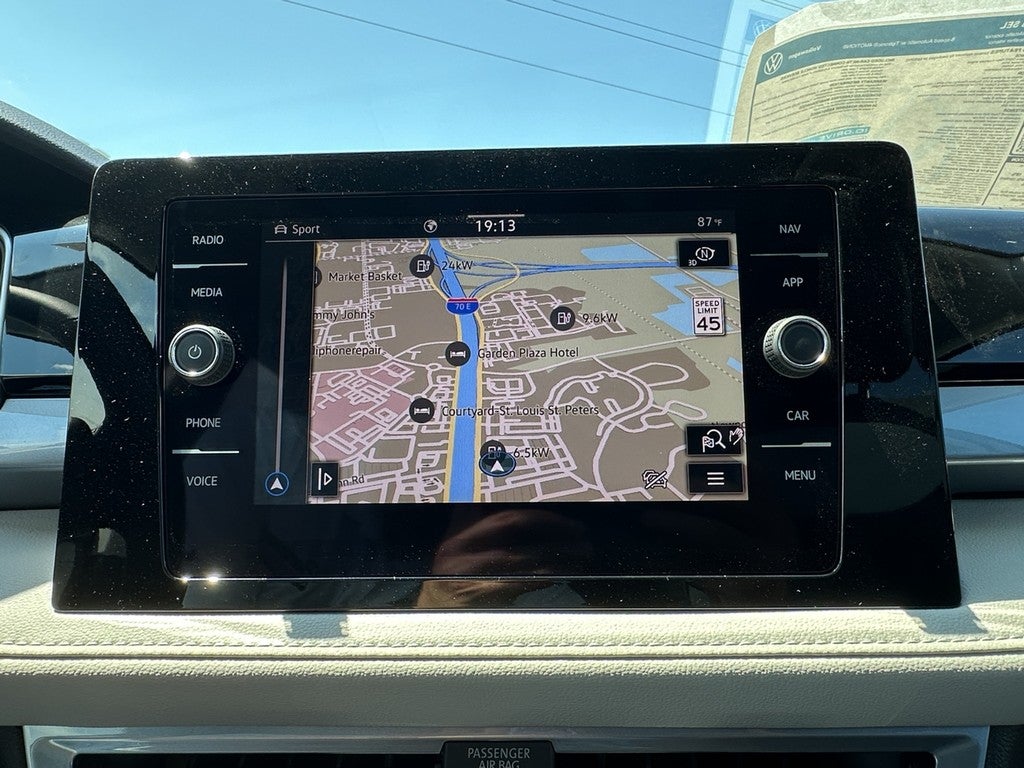 2025 Volkswagen Taos SEL 4MOTION