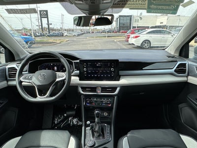 2025 Volkswagen Taos SEL 4MOTION