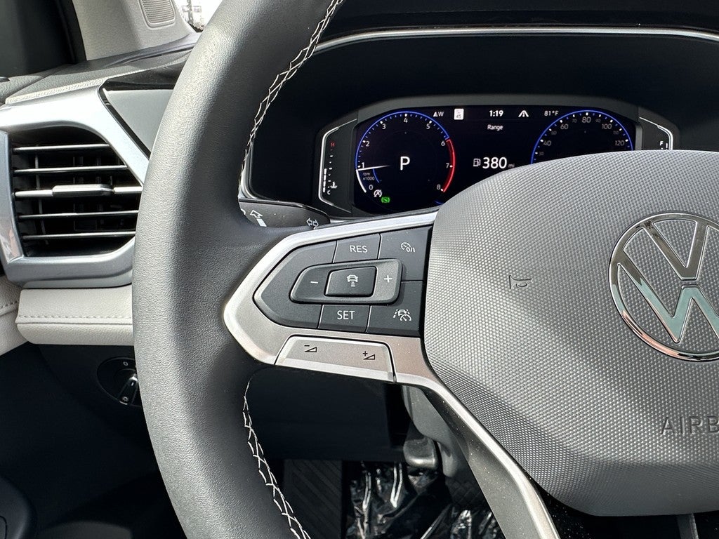 2025 Volkswagen Taos SEL 4MOTION