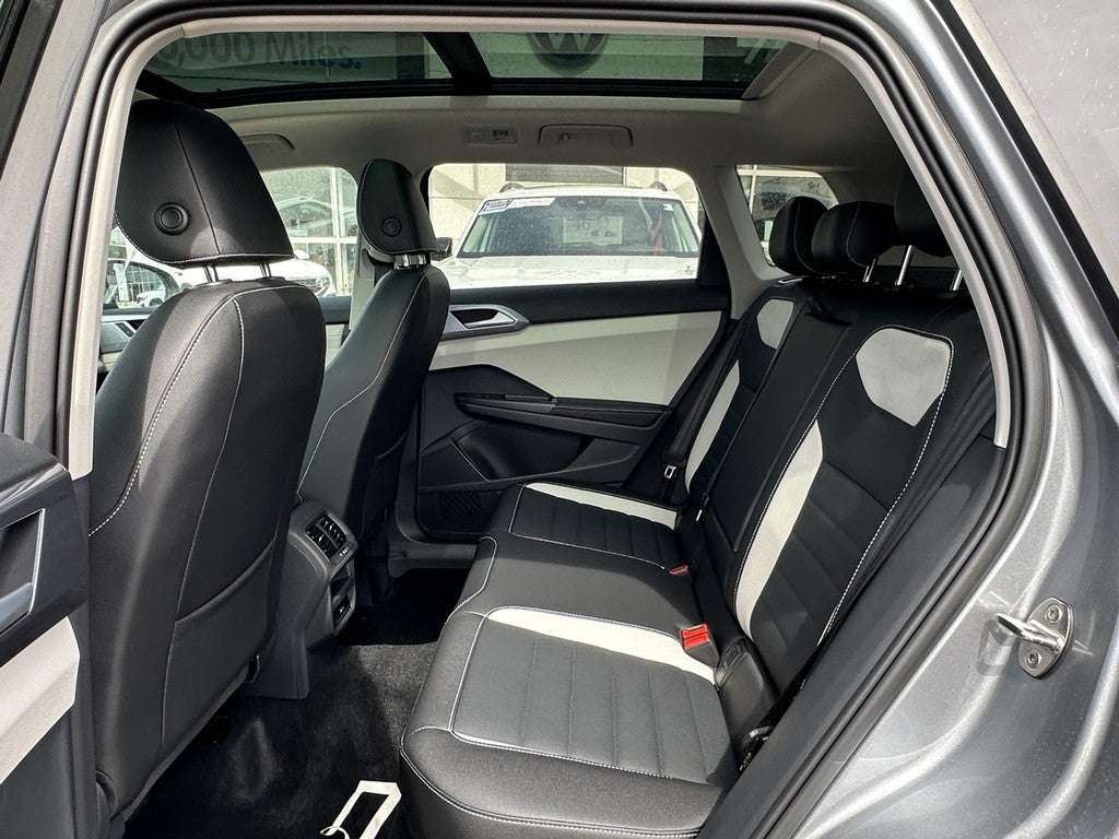 2025 Volkswagen Taos SEL 4MOTION