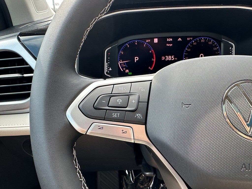 2025 Volkswagen Taos SEL 4MOTION