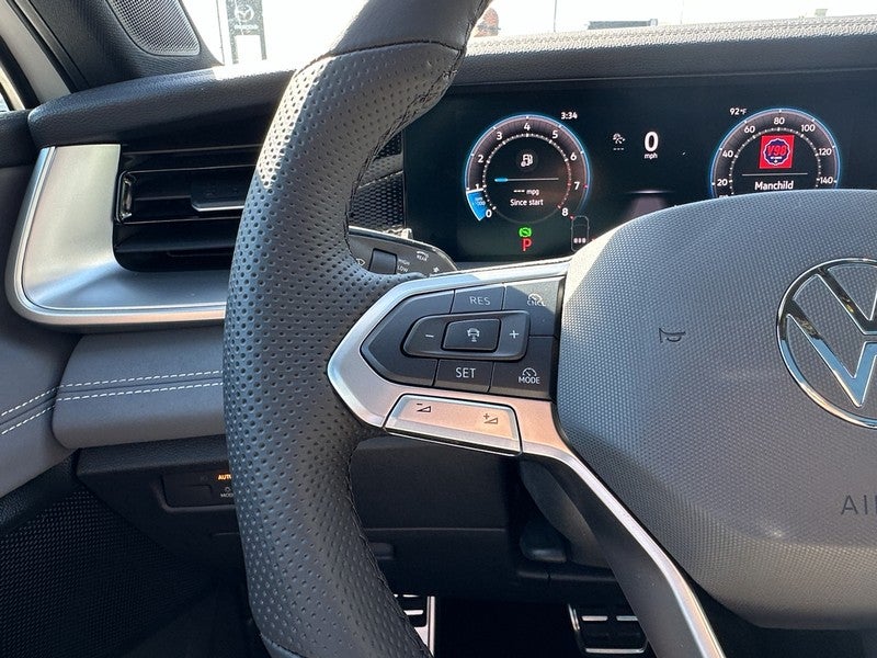 2025 Volkswagen Tiguan 2.0T SE R-Line Black