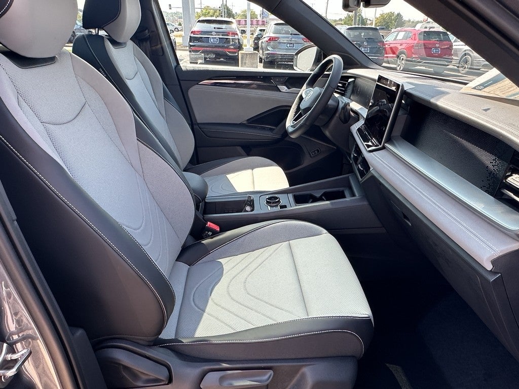 2025 Volkswagen Tiguan 2.0T SE R-Line Black 4MOTION