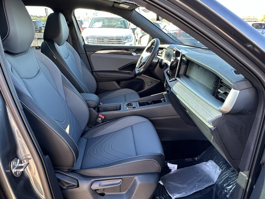 2025 Volkswagen Tiguan 2.0T SE R-Line Black 4MOTION