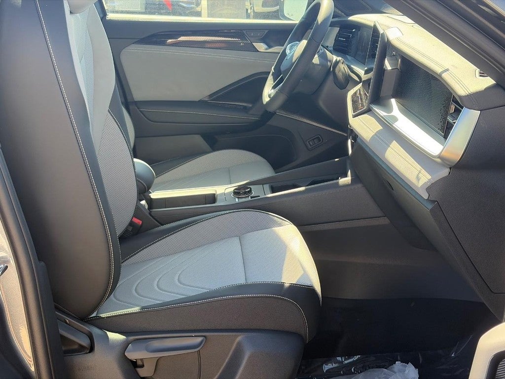 2026 Volkswagen Tiguan 2.0T SE R-Line Black FWD