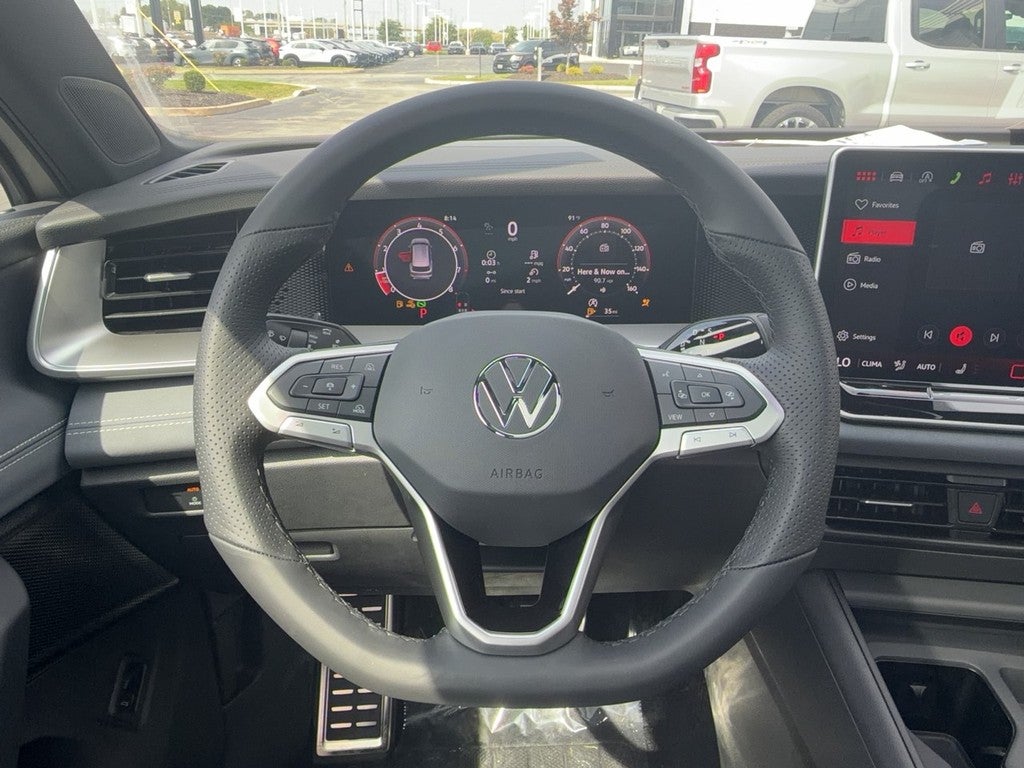 2026 Volkswagen Tiguan 2.0T SE R-Line Black FWD