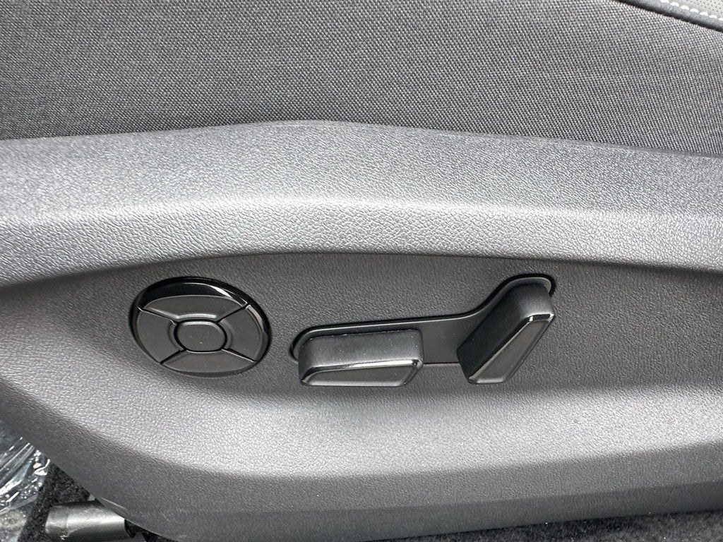 2026 Volkswagen Tiguan 2.0T SE R-Line Black FWD