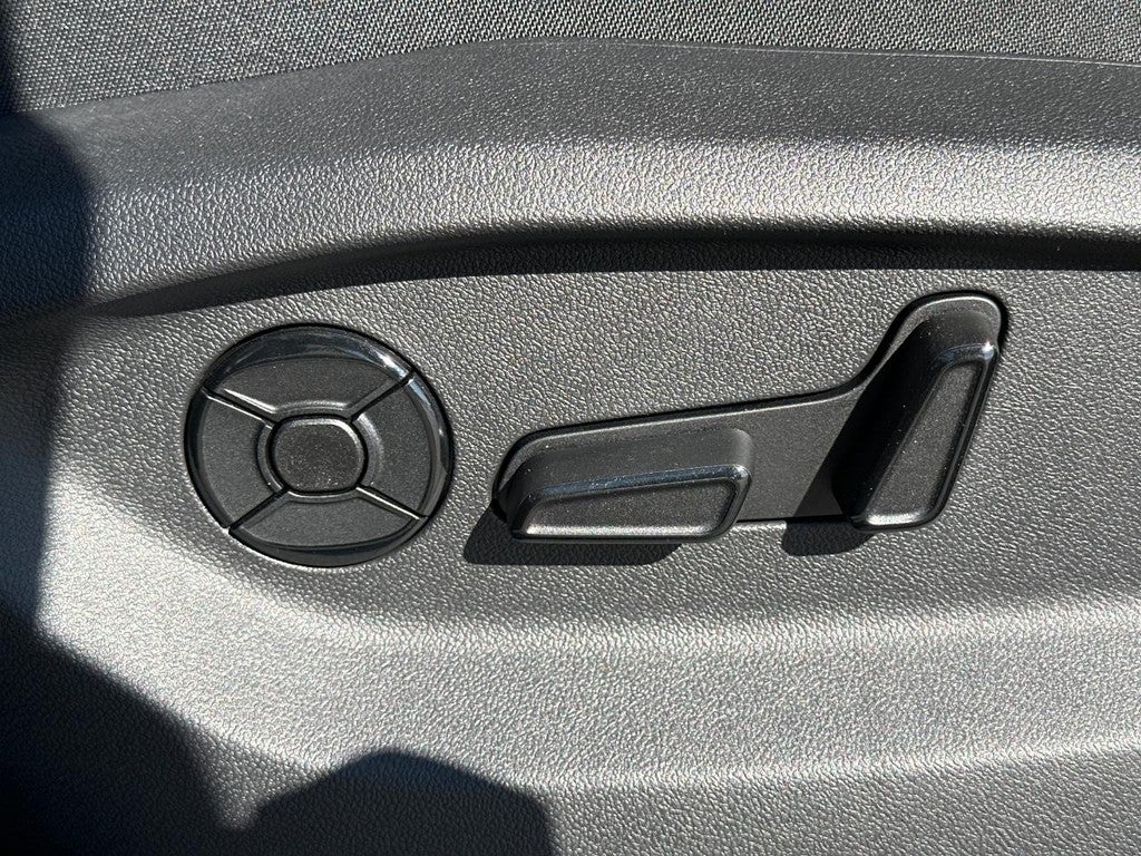 2025 Volkswagen Tiguan 2.0T SE 4MOTION