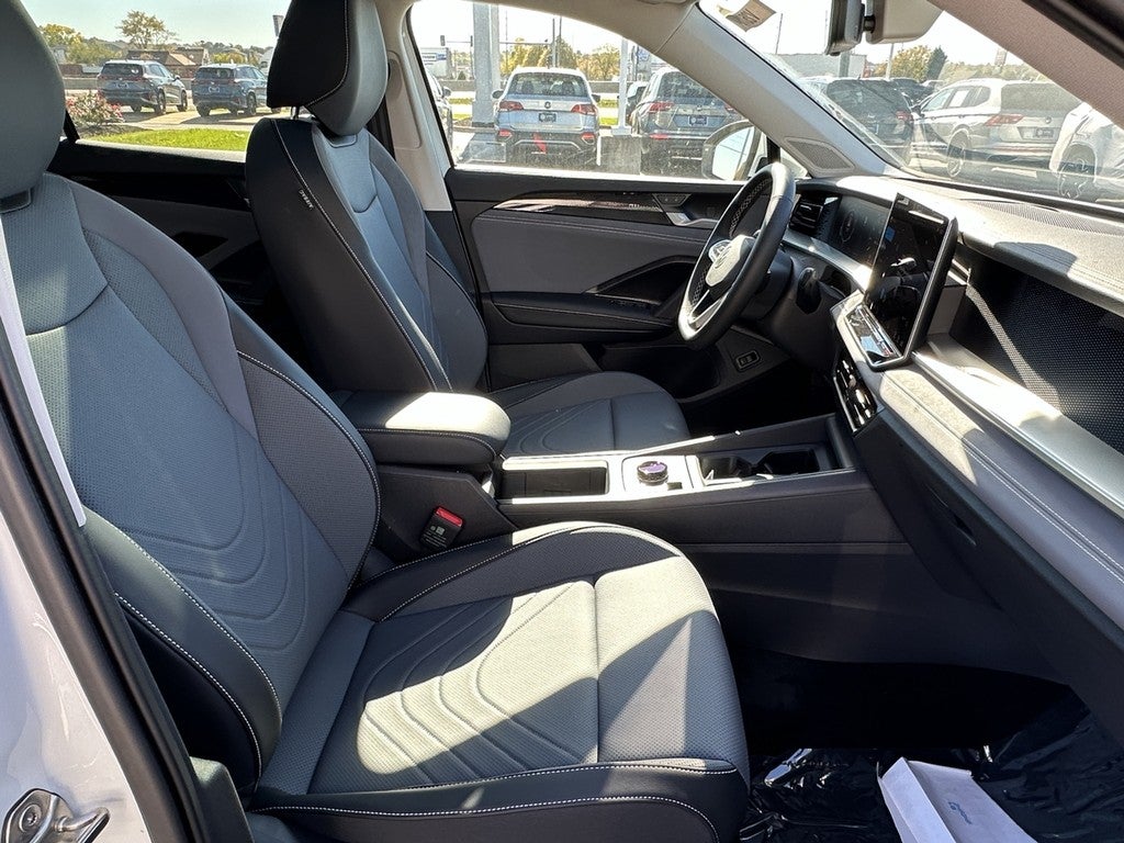 2025 Volkswagen Tiguan 2.0T SE 4MOTION