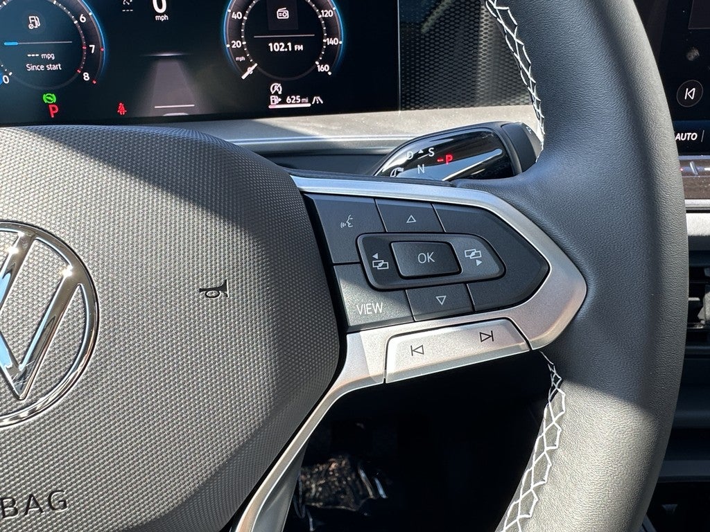 2025 Volkswagen Tiguan 2.0T SE 4MOTION