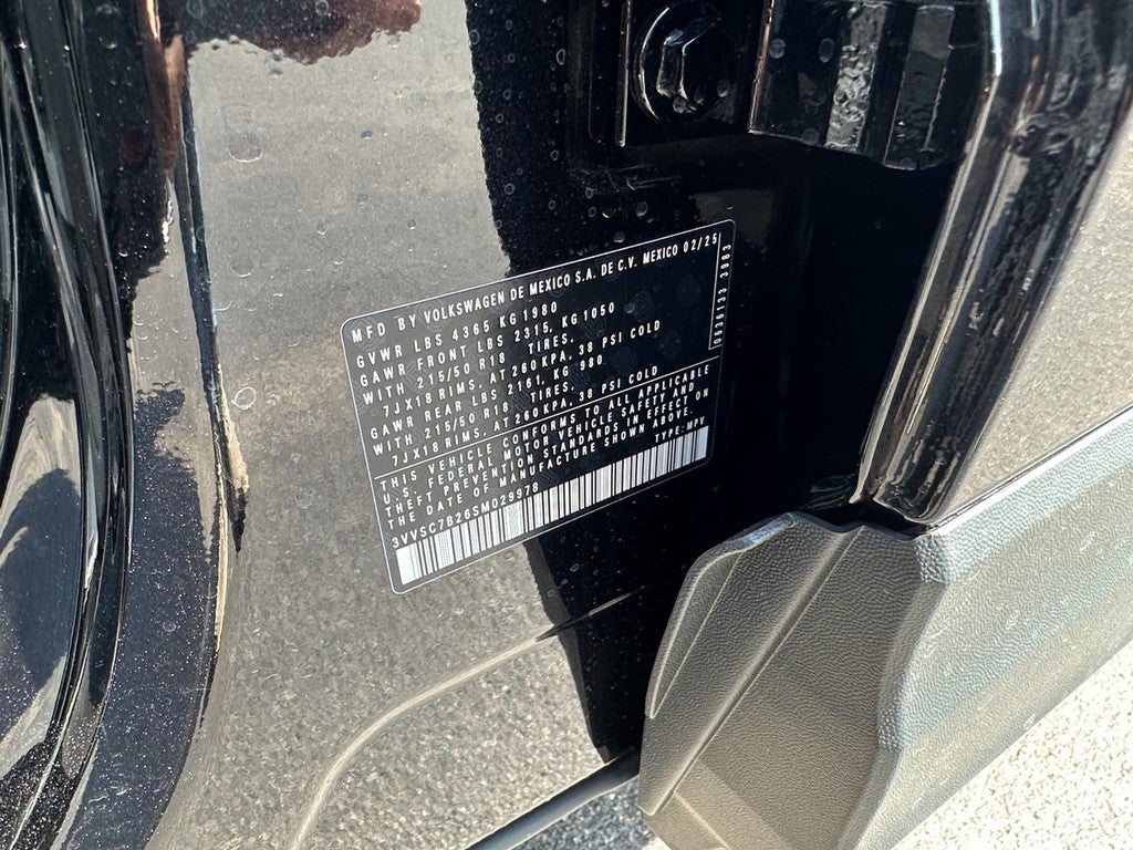 2025 Volkswagen Taos SE FWD