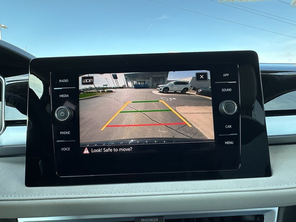 2025 Volkswagen Taos SE FWD