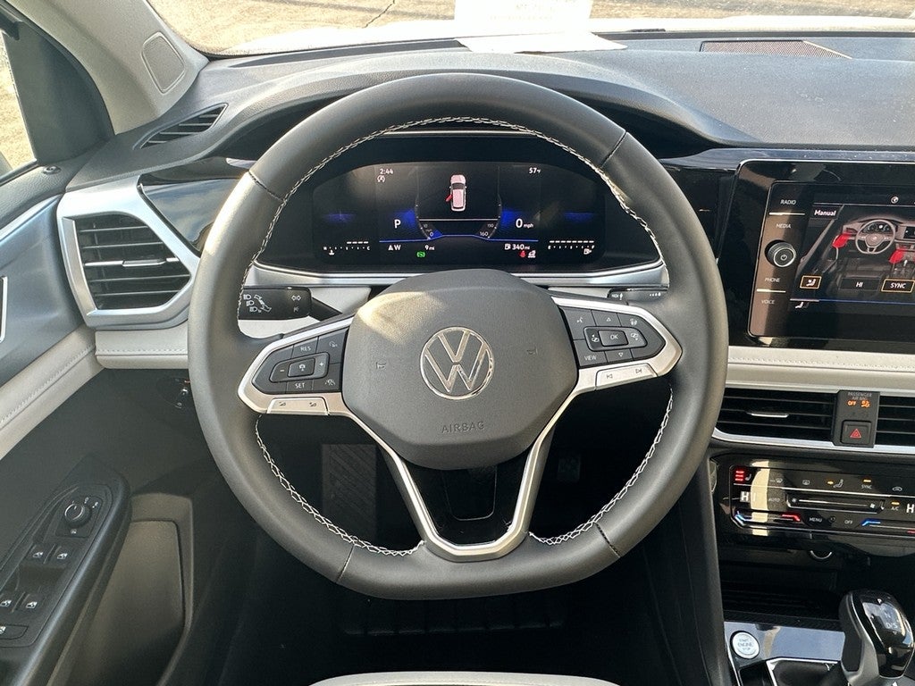2026 Volkswagen Taos SE FWD