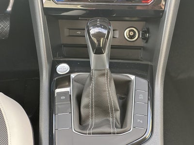 2026 Volkswagen Taos SE FWD