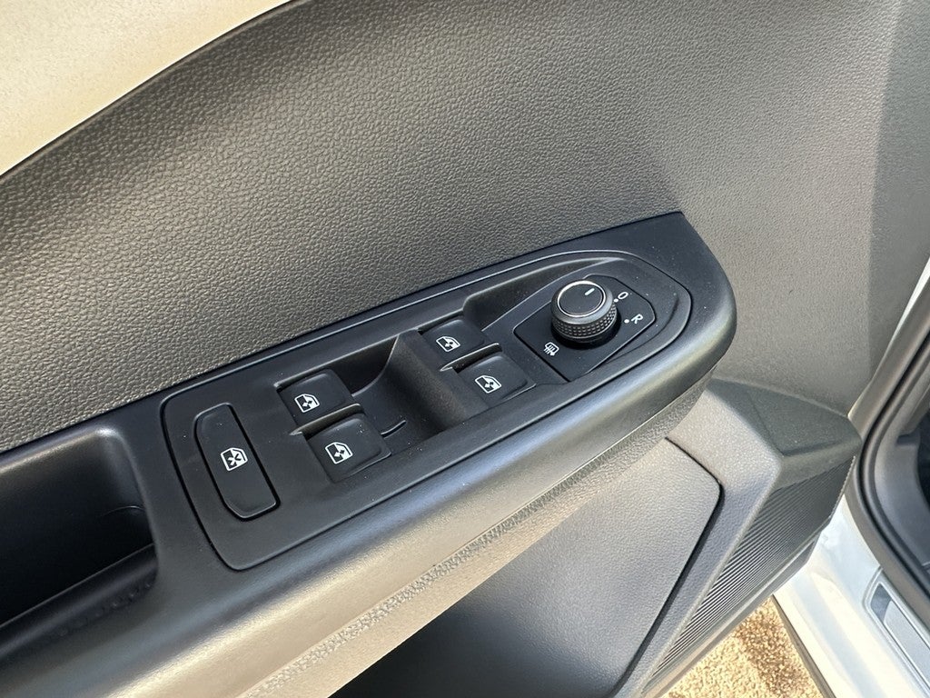 2026 Volkswagen Taos SE FWD