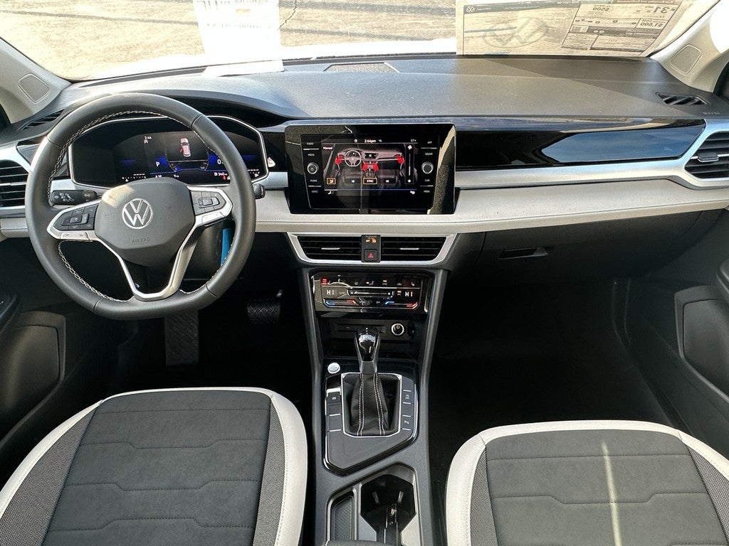 2026 Volkswagen Taos SE FWD