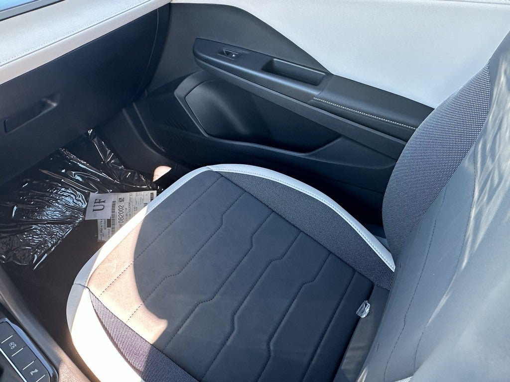 2025 Volkswagen Taos SE 4MOTION