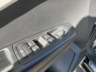 2025 Volkswagen Taos SE 4MOTION