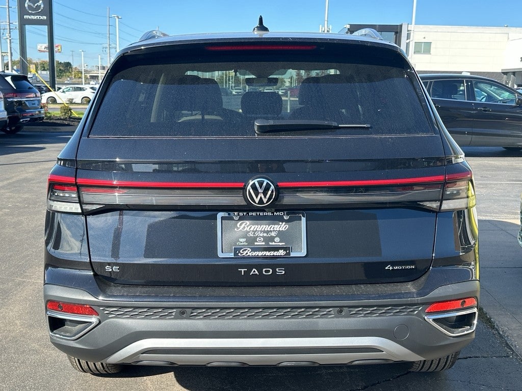 2025 Volkswagen Taos SE 4MOTION