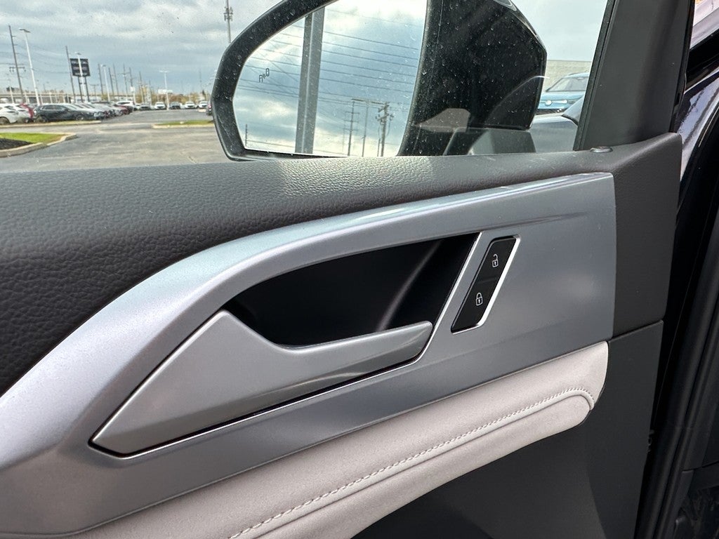 2025 Volkswagen Taos SE 4MOTION