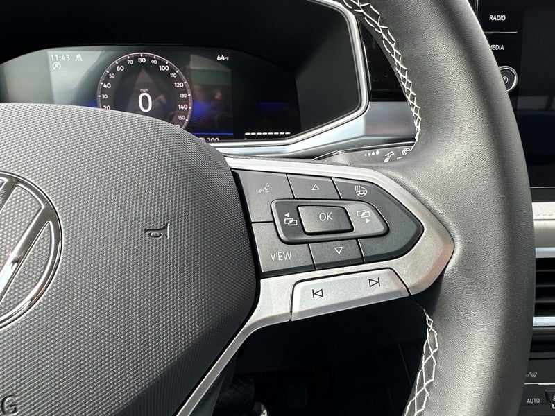 2025 Volkswagen Taos SE 4MOTION