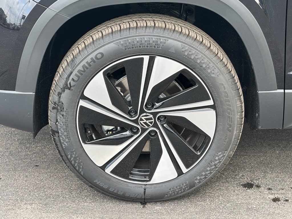 2025 Volkswagen Taos SE 4MOTION