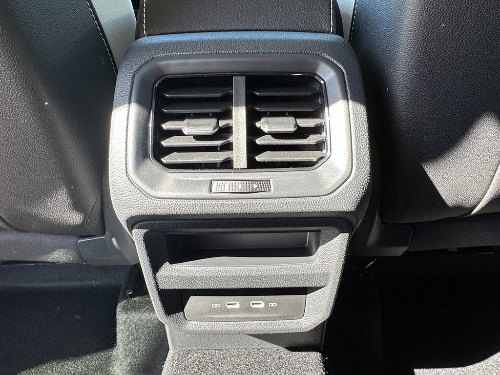 2026 Volkswagen Taos SE 4MOTION