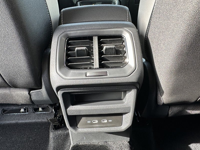 2026 Volkswagen Taos SE 4MOTION