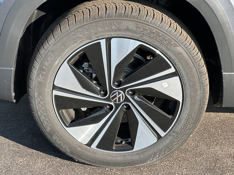 2026 Volkswagen Taos SE 4MOTION