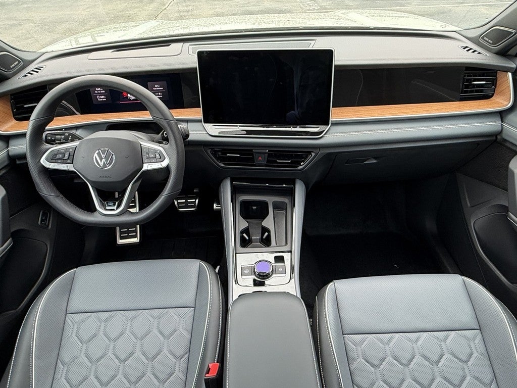 2026 Volkswagen Tiguan 2.0T SEL R-Line Turbo 4MOTION