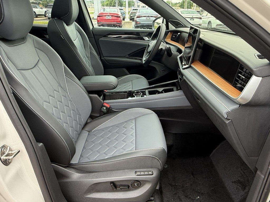 2026 Volkswagen Tiguan 2.0T SEL R-Line Turbo 4MOTION