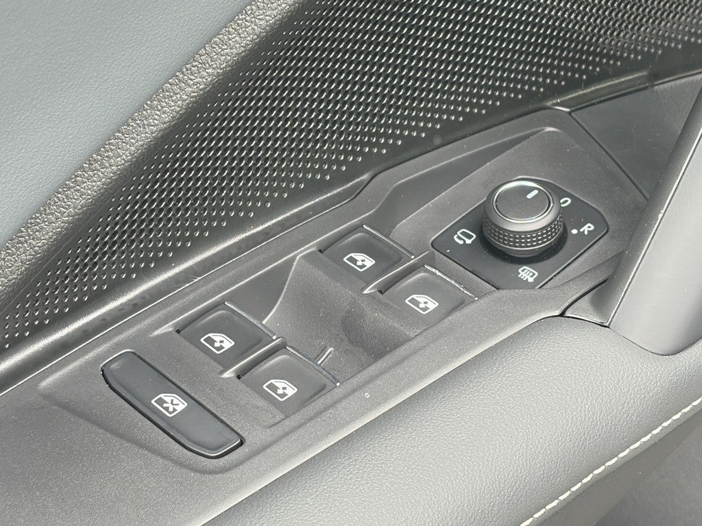 2026 Volkswagen Tiguan 2.0T SEL R-Line Turbo 4MOTION
