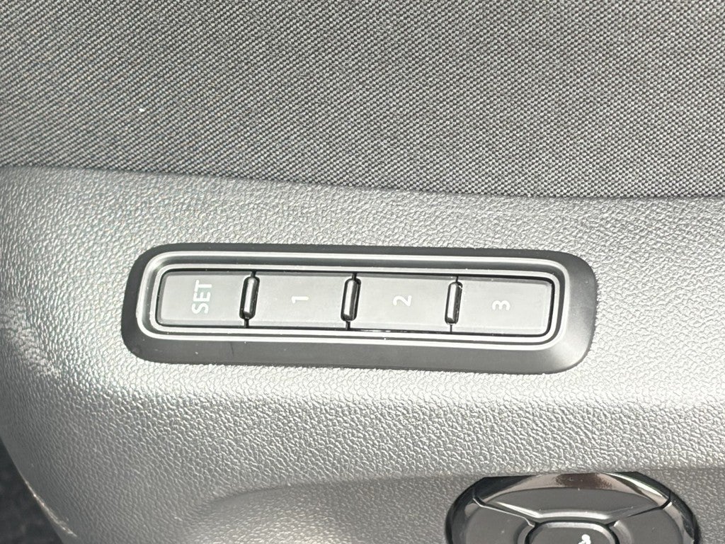 2026 Volkswagen Tiguan 2.0T SEL R-Line Turbo 4MOTION