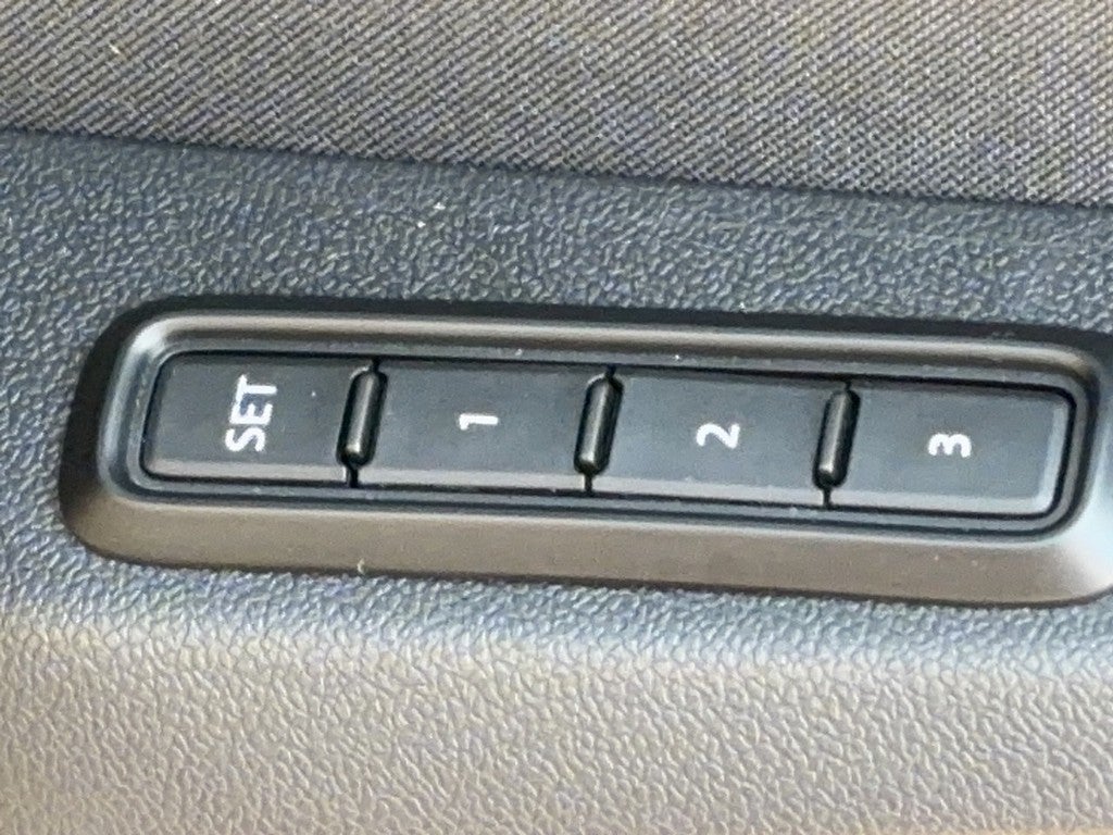 2026 Volkswagen Tiguan 2.0T SEL R-Line Turbo 4MOTION