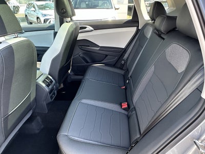 2025 Volkswagen Taos SE 4MOTION