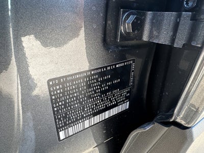 2025 Volkswagen Taos SE 4MOTION