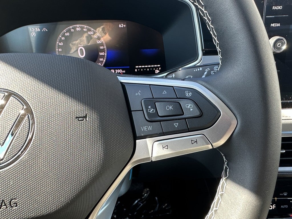 2025 Volkswagen Taos SE 4MOTION