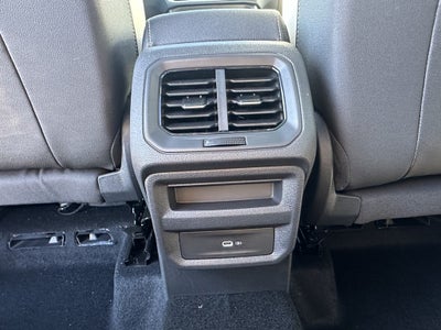 2025 Volkswagen Taos SE 4MOTION