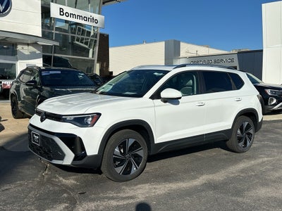 2025 Volkswagen Taos SE 4MOTION