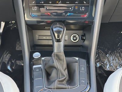 2025 Volkswagen Taos SE 4MOTION